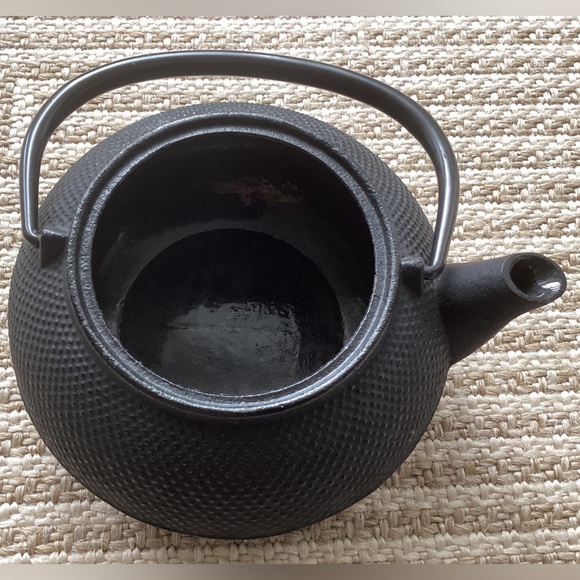 Iwachu Japanese cast iron Tetsubin teapot, Hobnail black - Picture 4 of 15